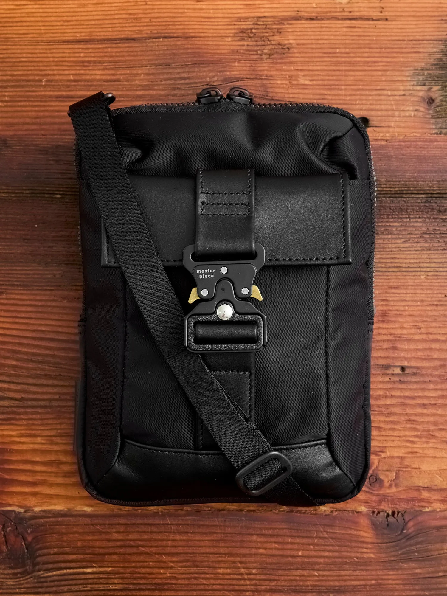 Confi Shoulder Bag in Black